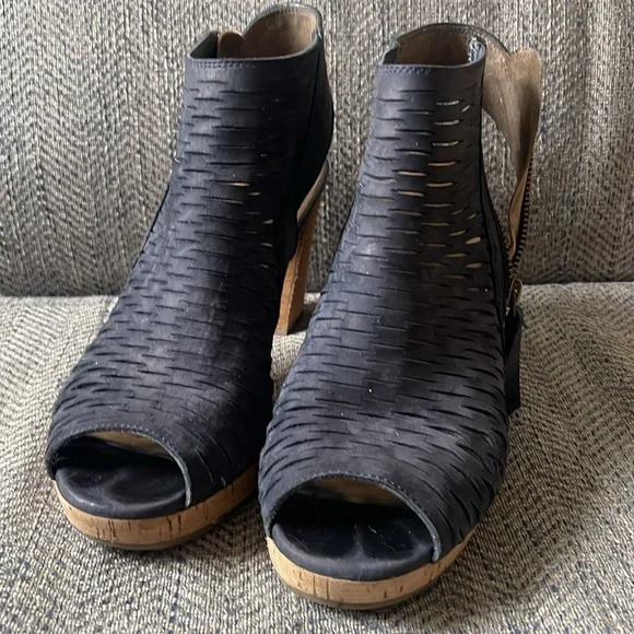 Paul Green Costa Blue Perforated Nubuck Leather Platform Sandals Booties Size: 9 - Picture 15 of 16